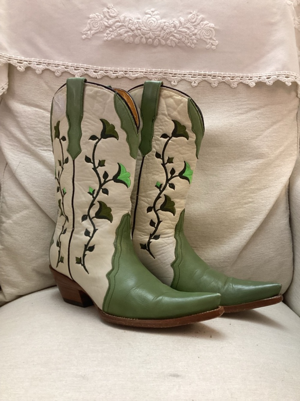 RUDEL Green & Cream Embroidered Women's Lace-Up Western Boots